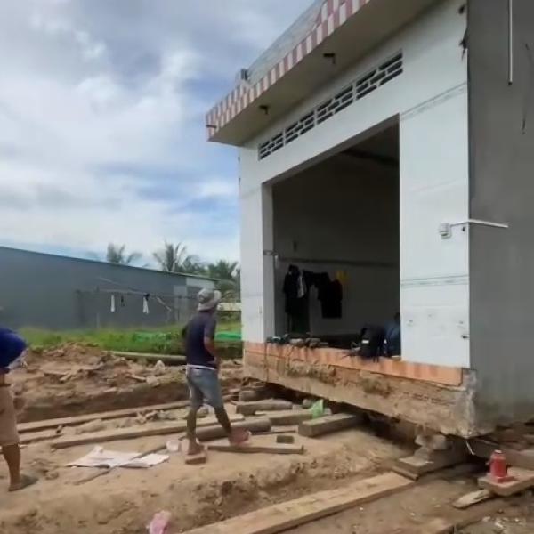 Di dời nhà Cấp 4 lùi 5m xề ngang 5m nâng cao 1m tại Tân Hưng Long An