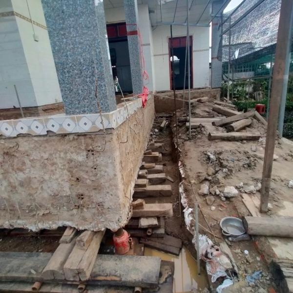 Di dời nhà ngang 10m dài 15m xề ngang 15m lùi về sau 10m tại Bến Tre