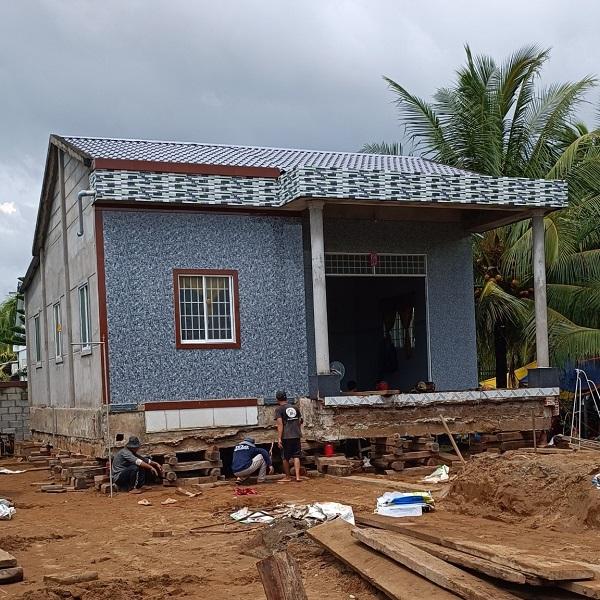 Di dời nhà ngang 8m dài 12m di dời lùi về phía sau 10m và nâng cao 1m do trúng giải tỏa đường tại Tiền Giang