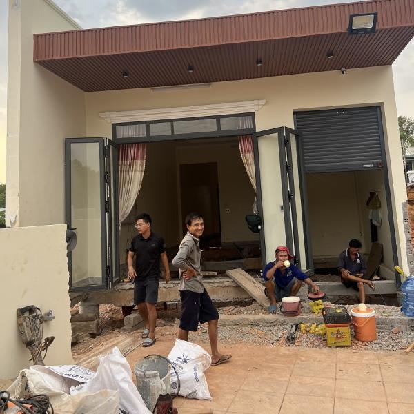 Di dời nhà xề ngang 5m tại Bình Phước do xây nhầm đất