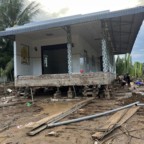 Hoàn thành công trình di dời nhà lùi về sau 25m và nâng nhà lên cao 1m2 tại TP Trà Vinh